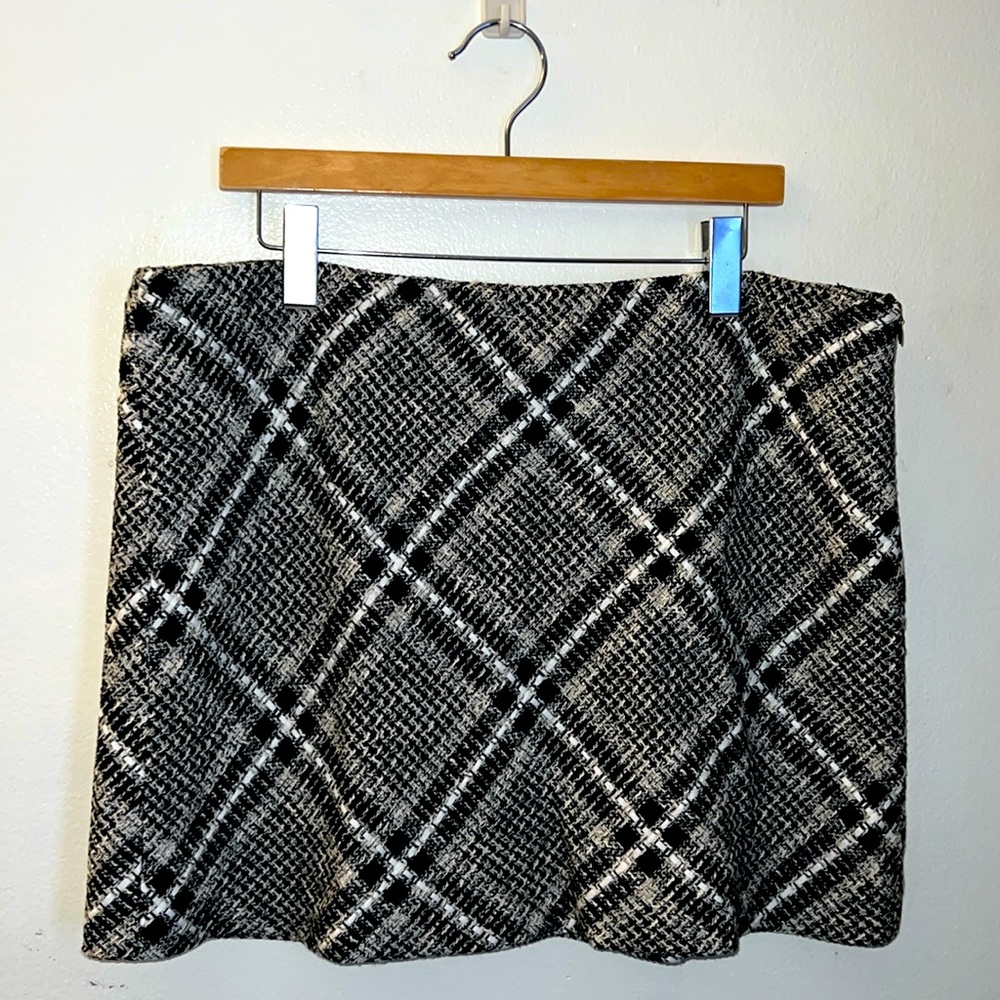 NWT Mango tweed skirt in size XXL.